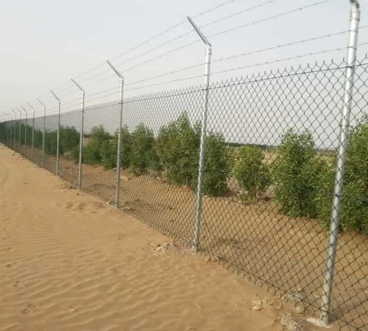 شبوك حواجز أراضي في حي العارض شمال الرياض