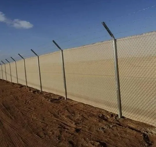 شبوك حواجز أراضي في حي العارض شمال الرياض