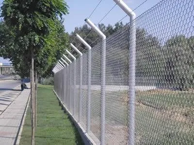 شبوك حواجز أراضي في حي العارض شمال الرياض