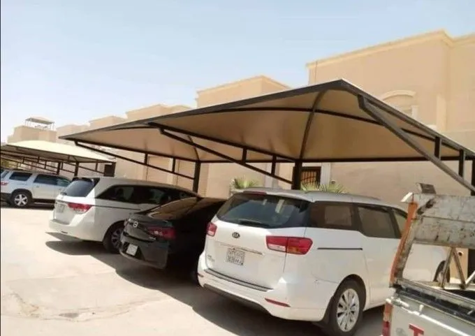 مواقف سيارات مغطاة تحمي سيارتك من الشمس والحرارة الرياض