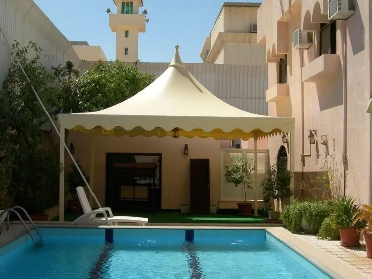 حداد تركيب مظلة مسبح اقرب حداد مظلات في الرياض
